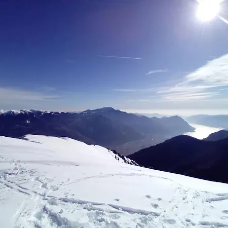 La Marmotta Gialla - - Lakes - Mountains *